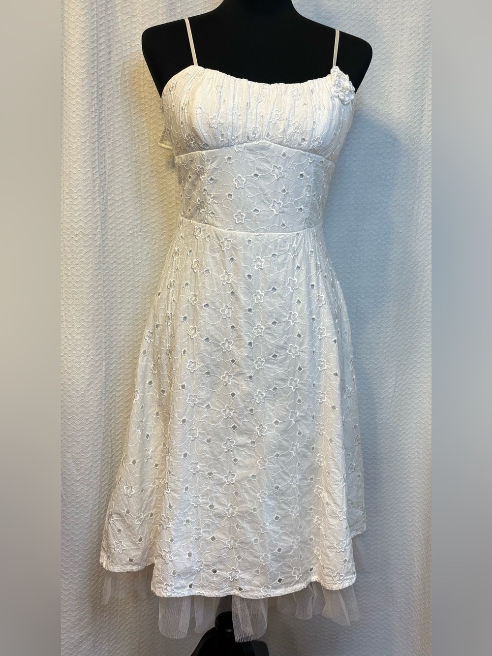 Ruby Rox Vintage 100% Cotton White Eyelet Mini Dress
Size XS